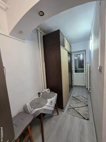 Garsonieră decomandată în Central
