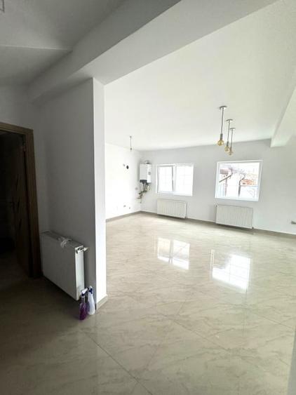 Casă individuală cu 5 camere cu Canalizare în Bragadiru