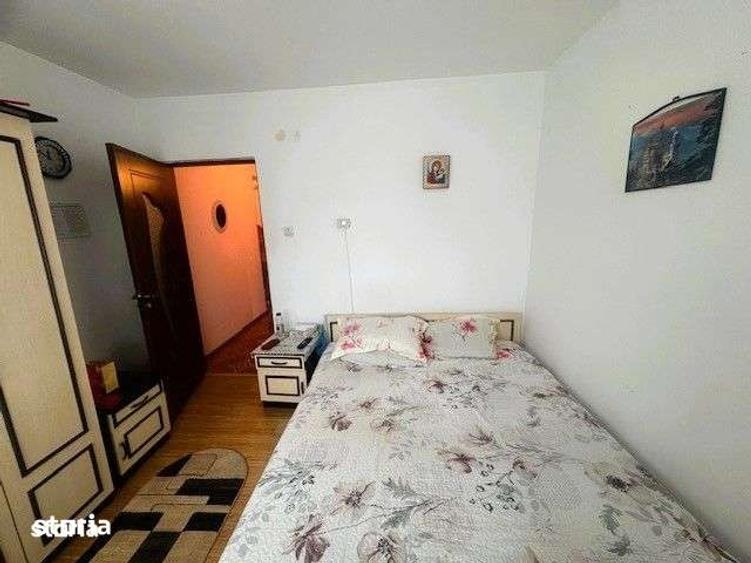 Apartament cu 4 camere în Drăgănești-Olt
