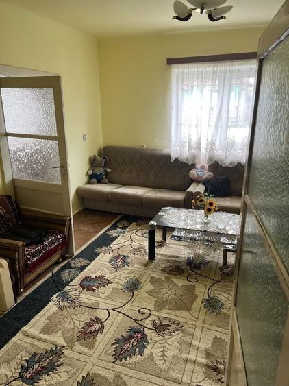 Casă cu 4 camere în Cuci