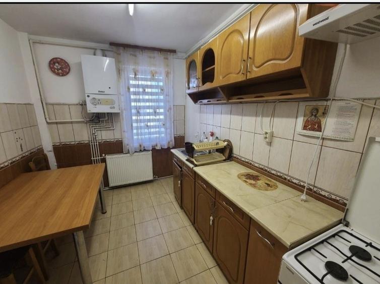 Inchiriez apartament 2 camere confort 1 sporit, decomandat, etaj 3(4), strada Banat, zona Cantemir, EON, Tudor. - 8