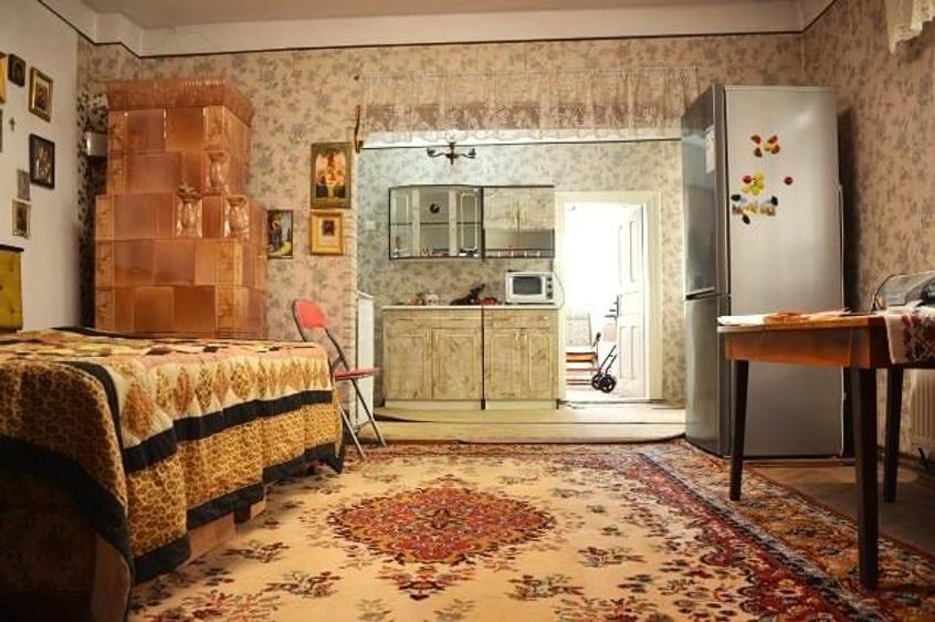 Casă individuală cu 6 camere cu Teren 800 Mp în Central