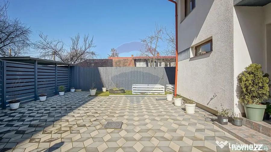 Casă cu 4 camere cu Teren 253 Mp în Bartolomeu