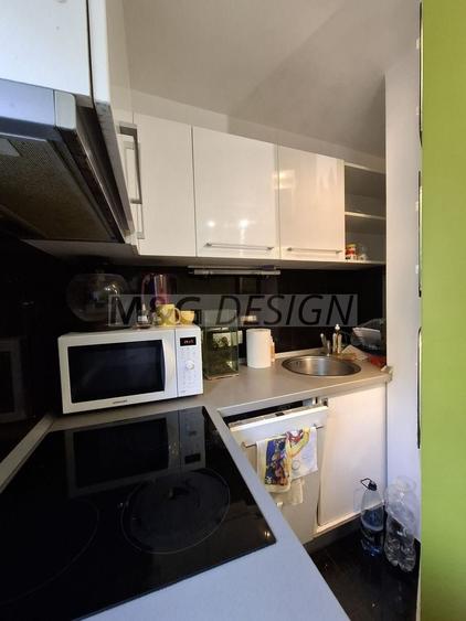 Apartament cu 3 camere decomandat, mobilat în Lunei
