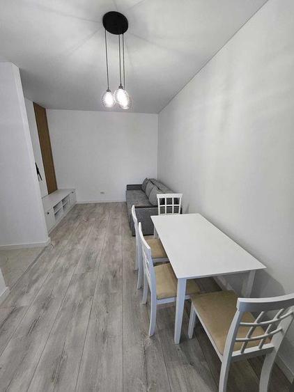 Apartament cu 2 camere semidecomandat, mobilat în Tătărași