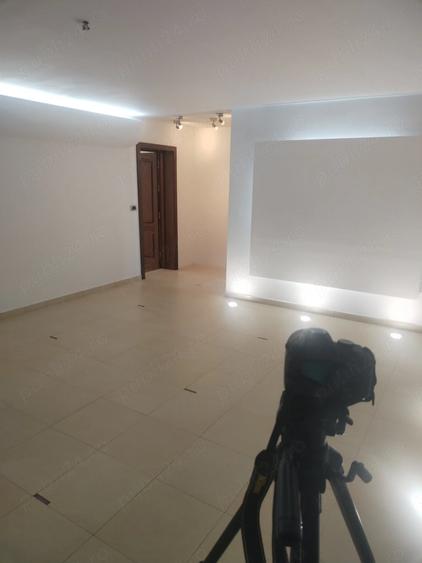 Apartament cu 2 camere semidecomandat în Calea București
