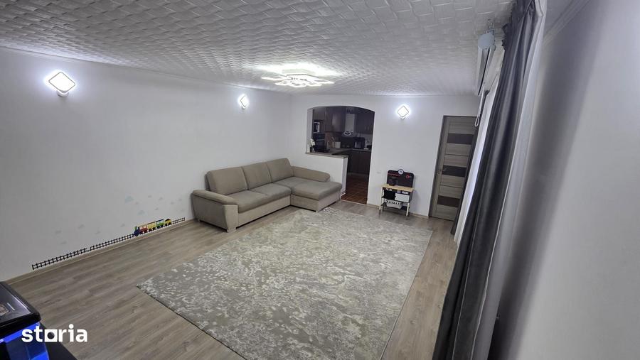 Casă cu 5 camere cu Teren 154 Mp în Central
