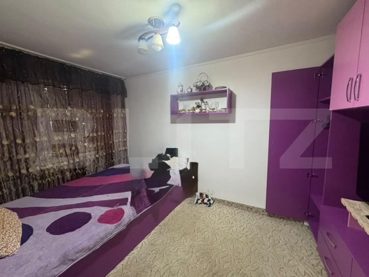 Apartament cu 3 camere semidecomandat în Valea Rosie