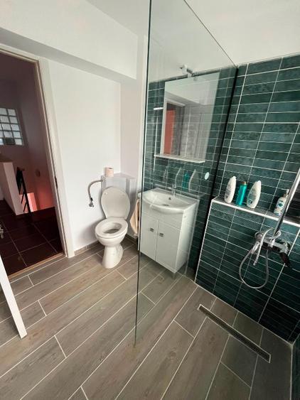 Apartament cu 3 camere semidecomandat în Nord