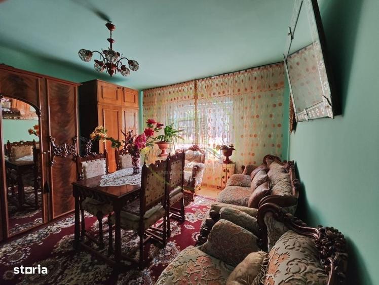 Casă cu 4 camere în Leamna de Sus