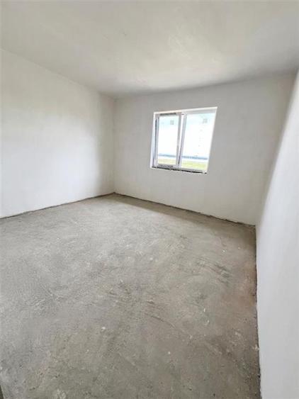 Casă cu 4 camere cu Teren 437 Mp în Sântandrei