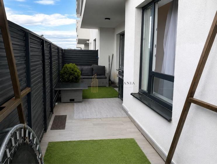 Apartament cu 3 camere semidecomandat, mobilat în Exterior Est