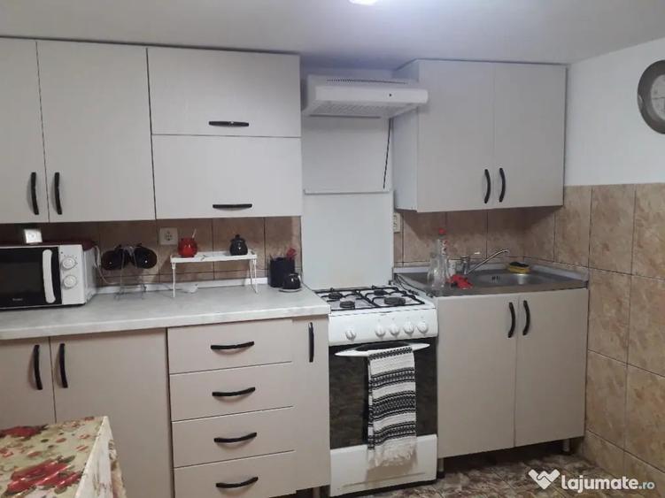 Casă cu 3 camere cu Teren 1800 Mp în Plopeni