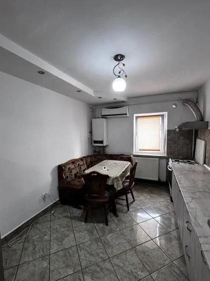 Apartament cu 3 camere decomandat în Lăpuș Argeș