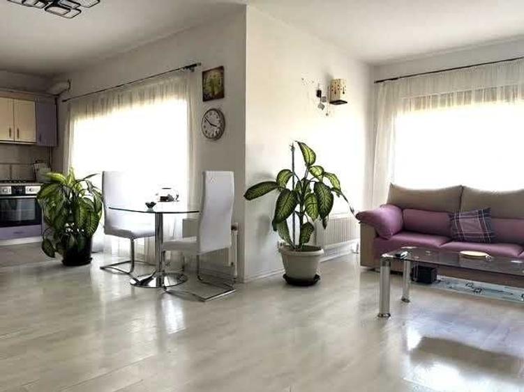 Apartament cu 2 camere decomandat în Odăile