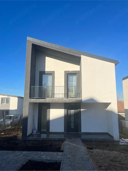 Casă cu Teren 508 Mp în Jucu