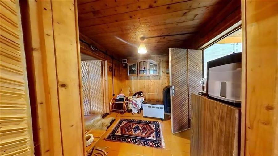 Casă individuală cu 3 camere cu Teren 1360 Mp în Exterior Est