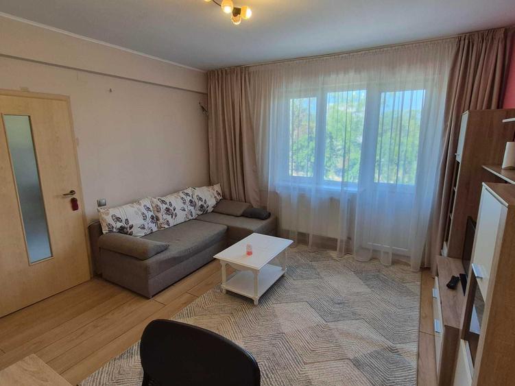 Apartament cu 2 camere semidecomandat în Ultracentral