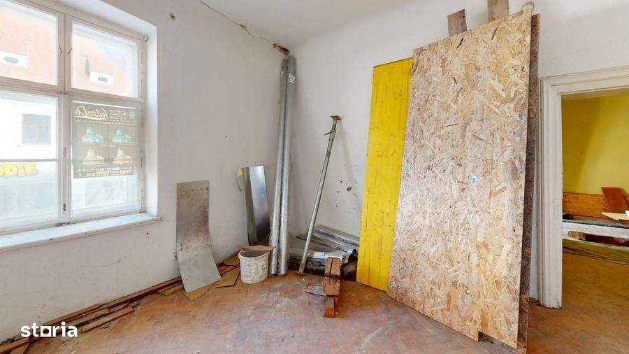 Apartament cu 4 camere în Centrul Istoric