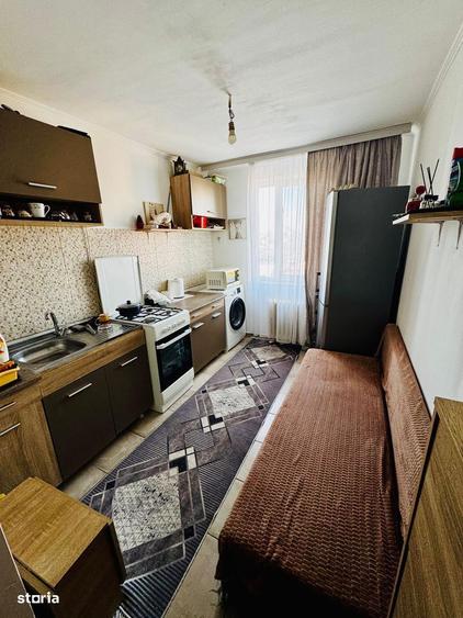 Garsonieră decomandată în Palas
