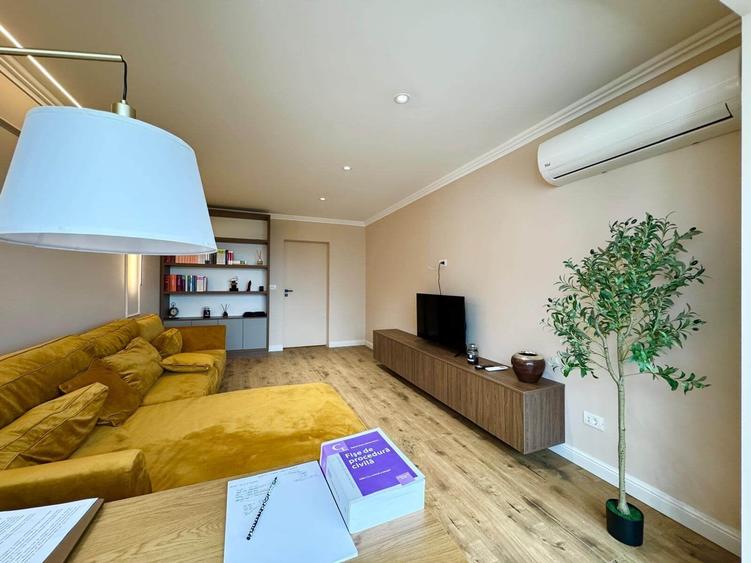 Apartament cu 2 camere decomandat în Podu Roș