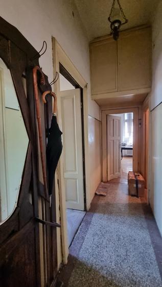 Apartament cu 3 camere semidecomandat în Cantemir