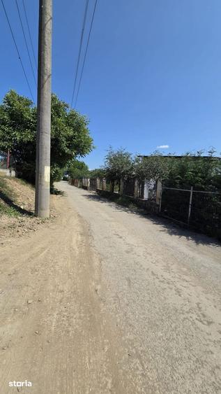 Teren de 1000 mp, în Bercu Roșu