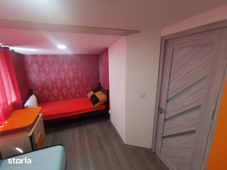 Casă cu 8 camere decomandat cu Teren 257 Mp în Central