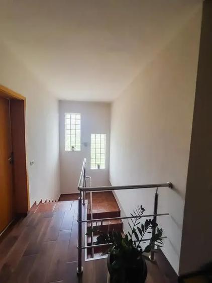 Casă cu 6 camere cu Canalizare în Bragadiru