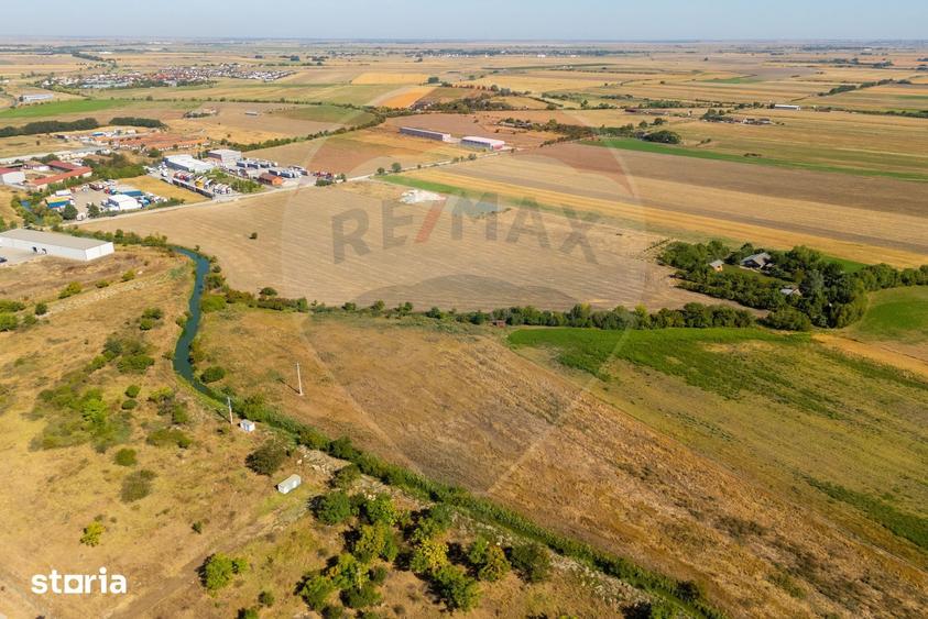 Teren de 20000 mp, în Gai