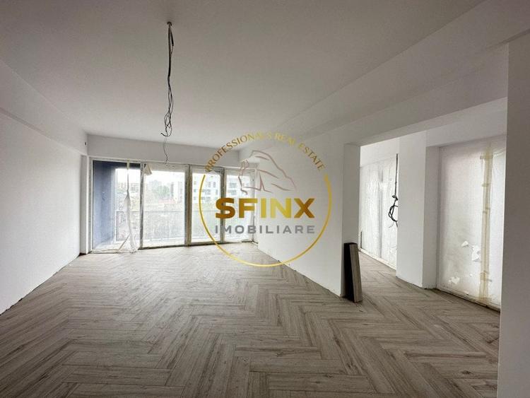 Apartament cu 12 camere decomandat în Decebal