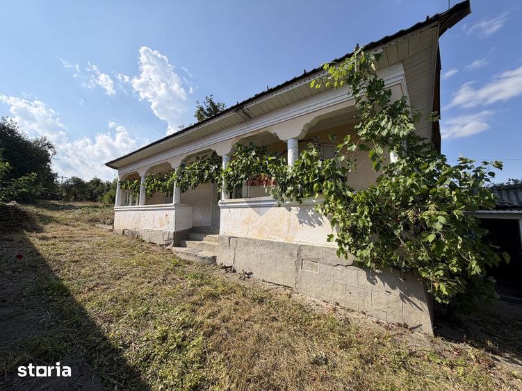 Casă cu 3 camere cu Teren 900 Mp în Soveja