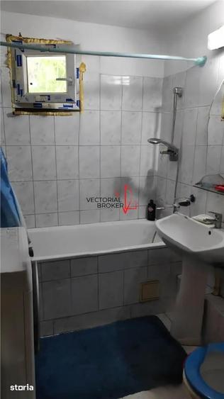 Apartament cu 4 camere semidecomandat, mobilat în Pantelimon