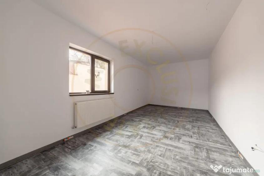 Casă cu 7 camere cu Canalizare în Izvorani