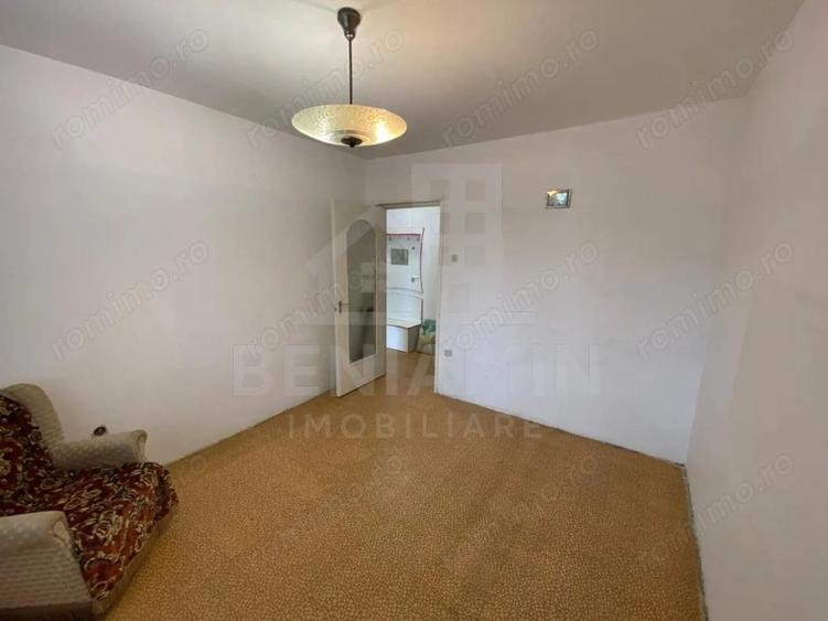 Apartament cu 3 camere semidecomandat în Griviței