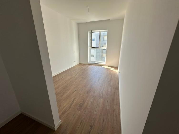 Apartament cu 4 camere decomandat în Pantelimon
