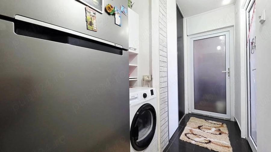 Apartament cu 3 camere decomandat, mobilat în Central