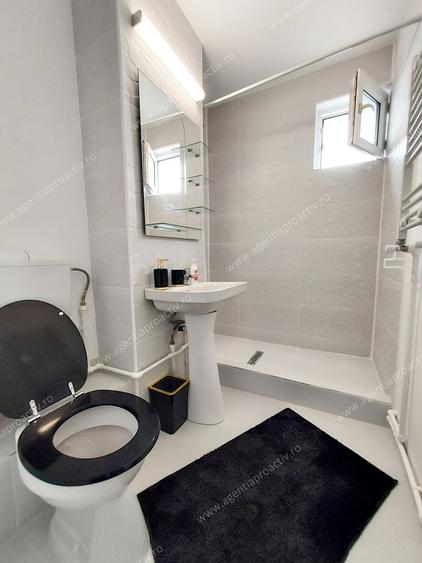 Apartament cu 2 camere decomandat în Piața Centrală