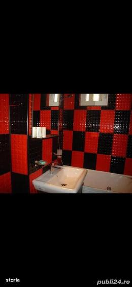 Apartament cu 3 camere semidecomandat în Obor