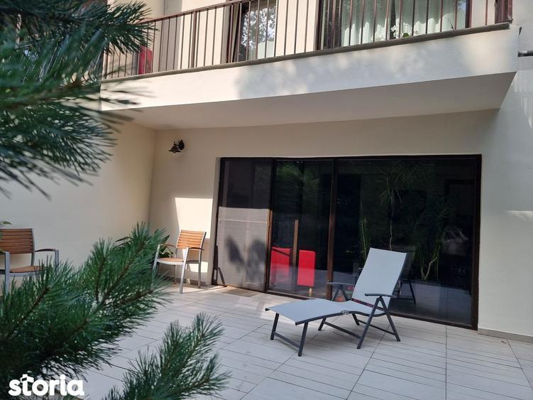 Casă cu 4 camere cu Teren 370 Mp în Băneasa