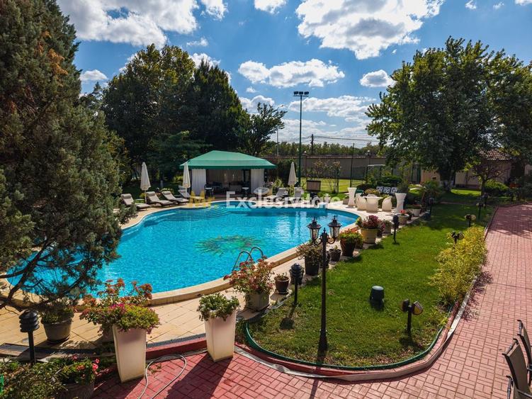 Casă individuală cu 19 camere cu Piscina în Pantelimon