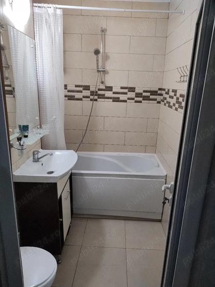 Apartament cu 3 camere semidecomandat în Micro 17