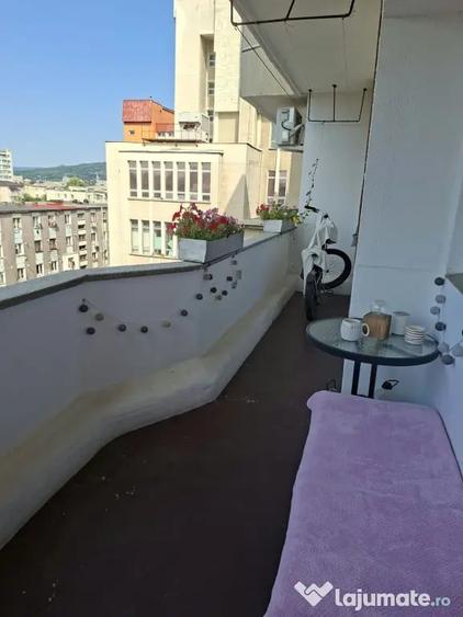 Apartament cu 3 camere semidecomandat în Ultracentral