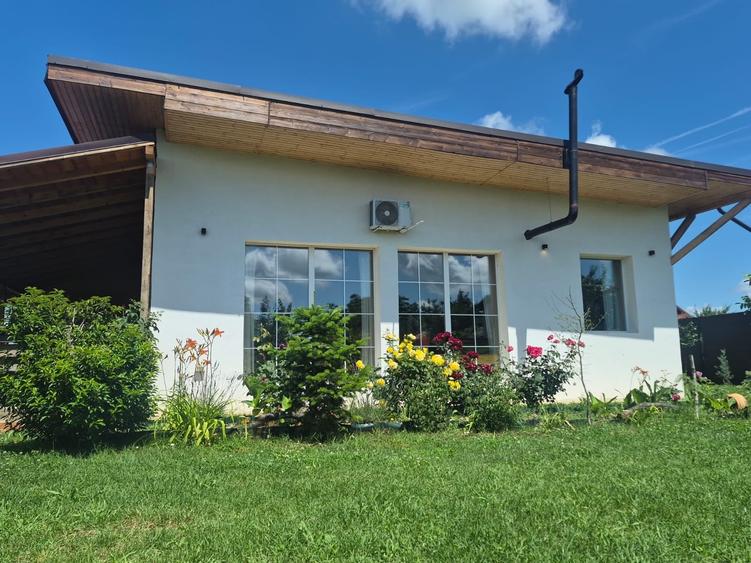 Casă individuală cu 5 camere cu Teren 1000 Mp în Ciofliceni