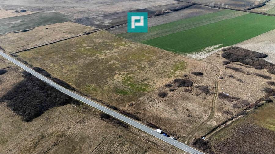Teren agricol extravilan de 9000 mp, în Sânmihaiu Român