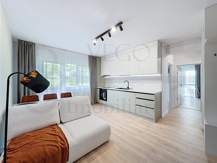 Apartament cu 2 camere semidecomandat, mobilat în Florești