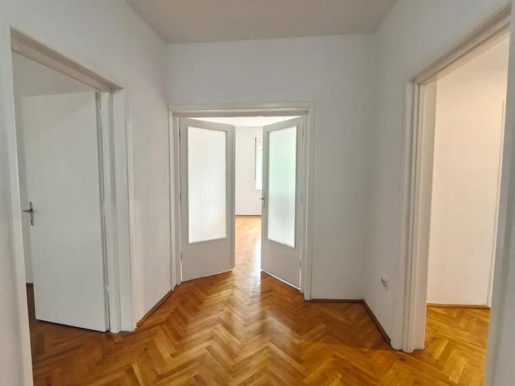 Apartament cu 3 camere decomandat în Iosefin
