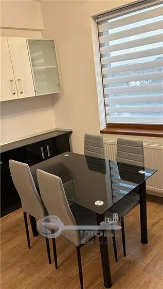 Apartament cu 2 camere semidecomandat, mobilat în Central