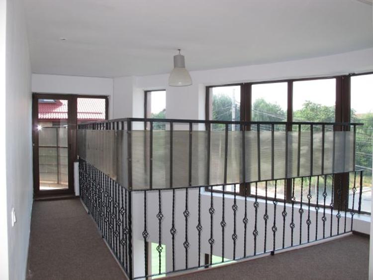 Casă individuală cu 6 camere cu Teren 692 Mp în Drumul Taberei