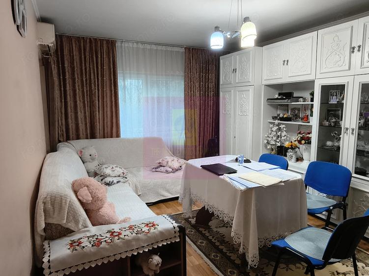 Apartament cu 3 camere decomandat, mobilat în Colentina